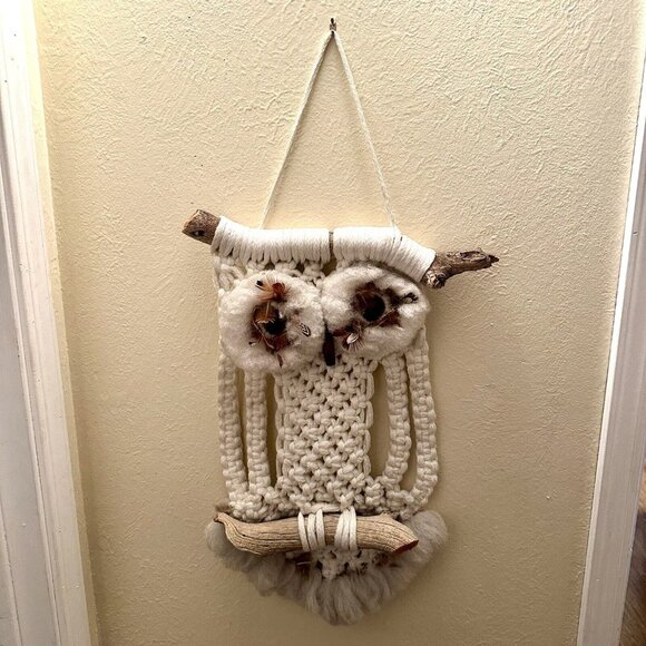 VTG Macrame Owl Wall Hanging Feathered Eyes Large 33" x 15" 1970s Boho Retro MCM - Picture 2 of 8